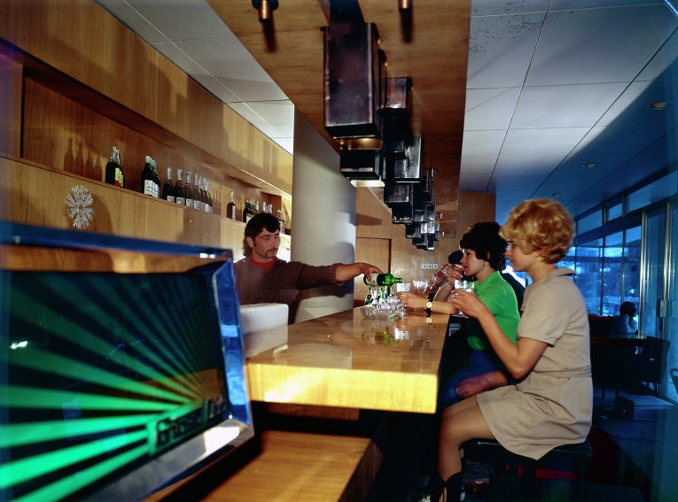 Пионеры, дискотеки и Первомай - советская атмосфера 1970-х