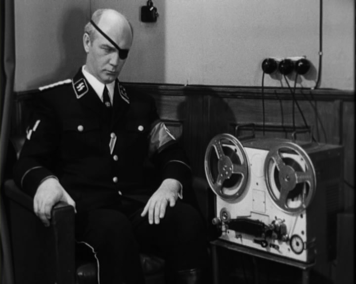 Загадка дня: звідки гестапо було стільки радянських магнітофонів?